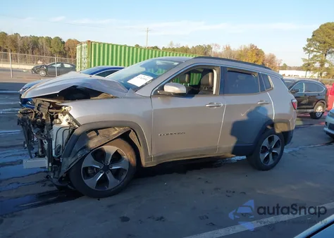 2018 Jeep Compass Latitude 4X4 из США, поврежденный, VIN 3C4NJDBB7JT175648